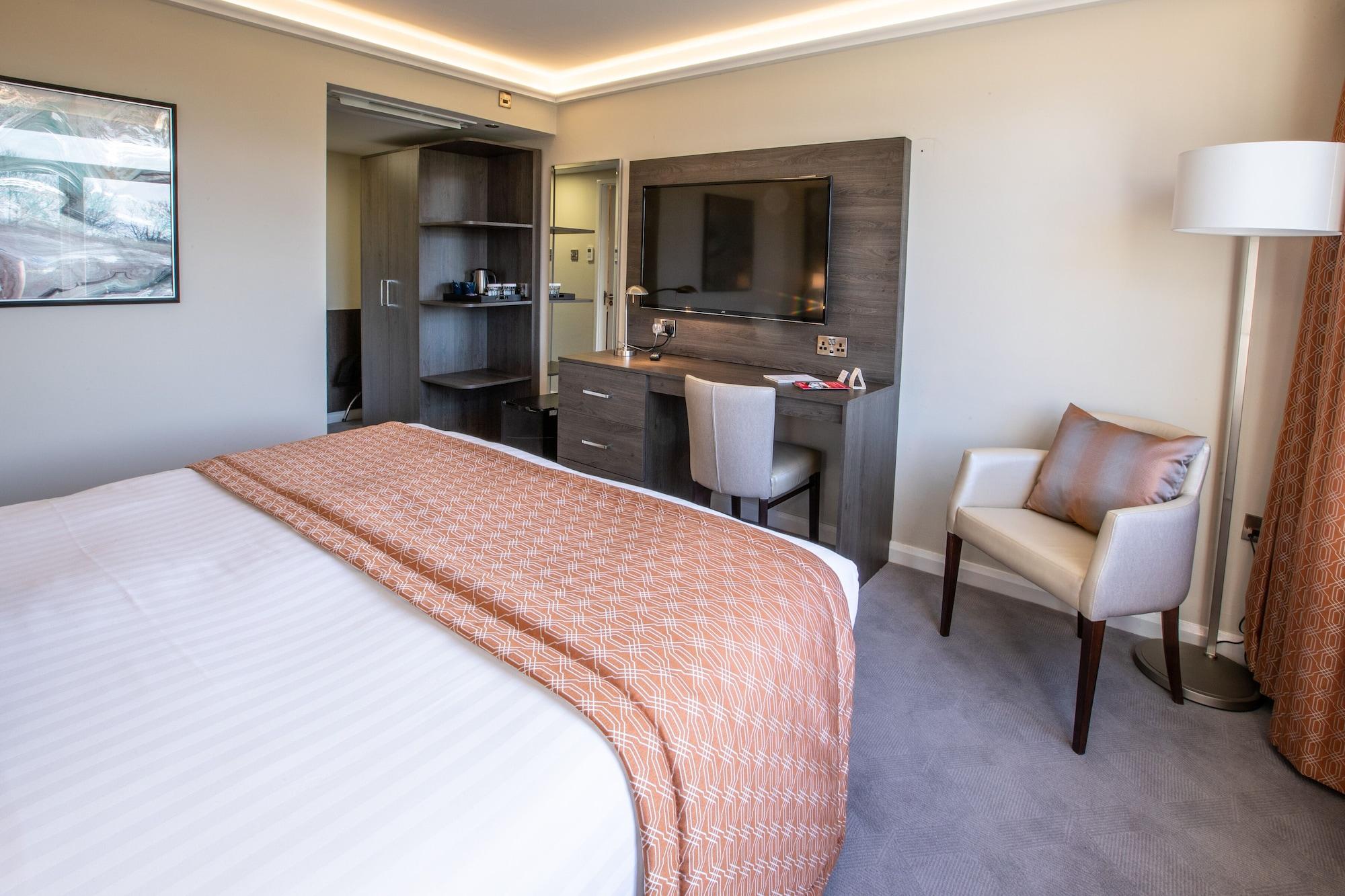 Park Hall Hotel And Spa Wolverhampton Esterno foto
