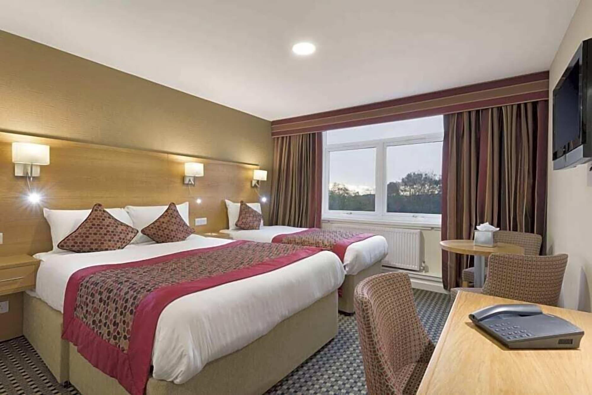 Park Hall Hotel And Spa Wolverhampton Esterno foto