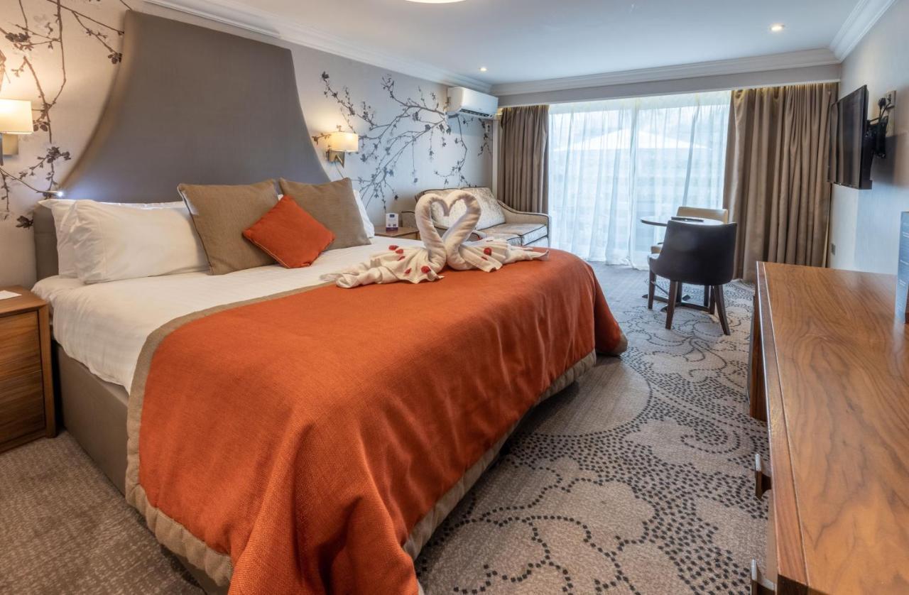 Park Hall Hotel And Spa Wolverhampton Esterno foto