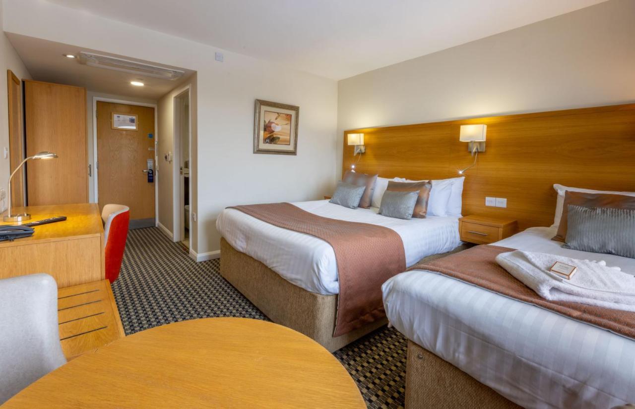 Park Hall Hotel And Spa Wolverhampton Esterno foto