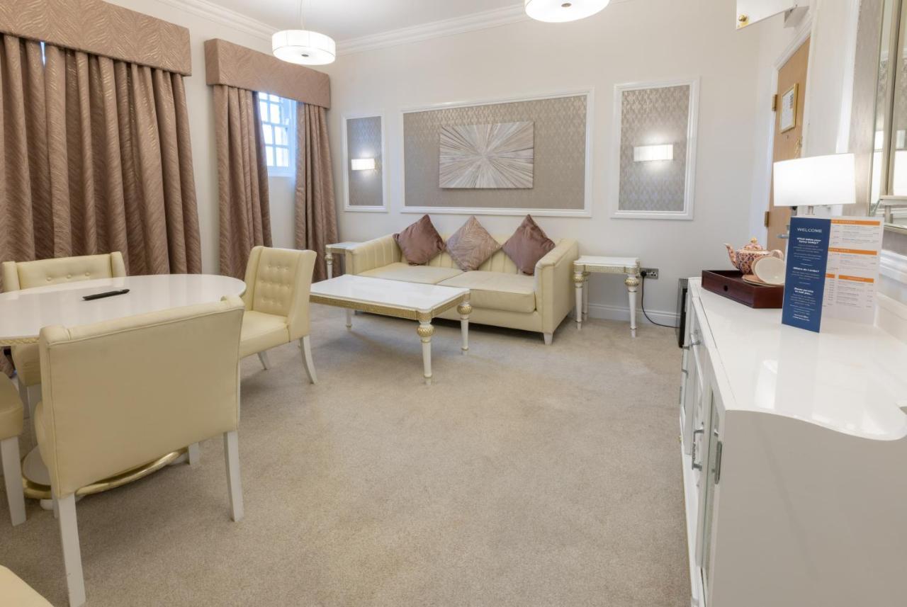 Park Hall Hotel And Spa Wolverhampton Esterno foto
